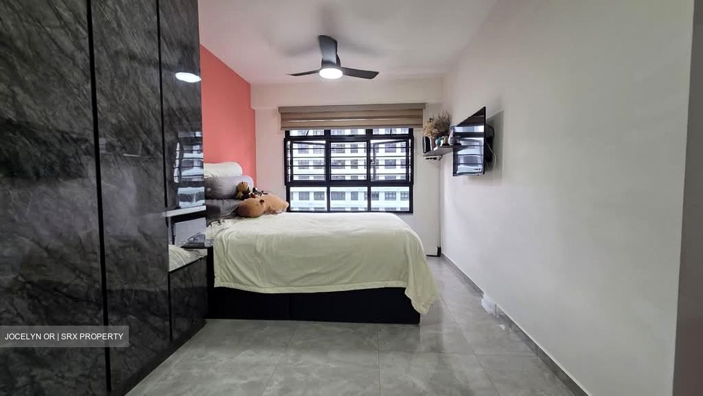 Tampines Street 61 (Tampines), Multi Generation #558618301